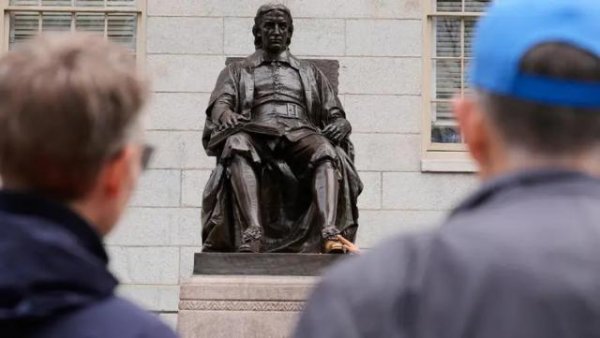 卓信宝 532亿美元在手，哈佛为什么也难“救急”？