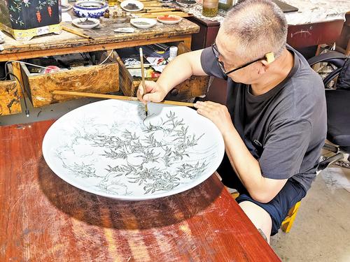天添盈 小村仿古瓷&#32;“潮”出生命力
