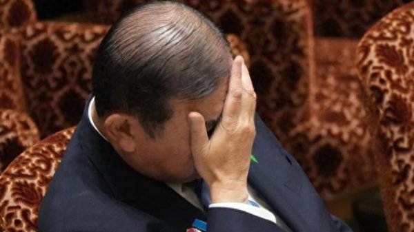 赚配网 历史的重演? 党内“摊牌”前, 菅义伟与小泉联袂夜访, 石破茂决定辞职